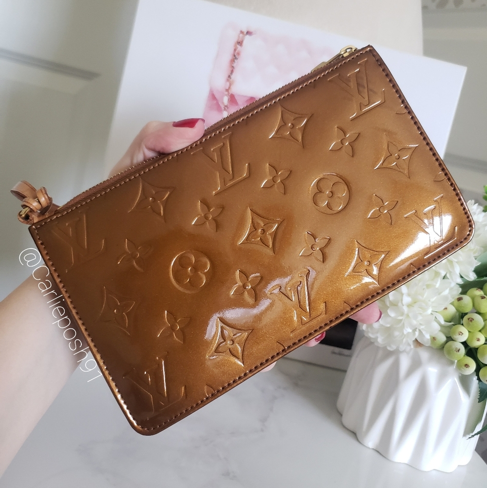 **SOLD** Authentic Pre-owned Louis Vuitton Lexington Vernis Pochette Bag - Picture 4 of 15